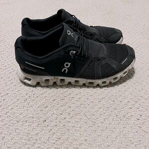 On cloud tennis shoes